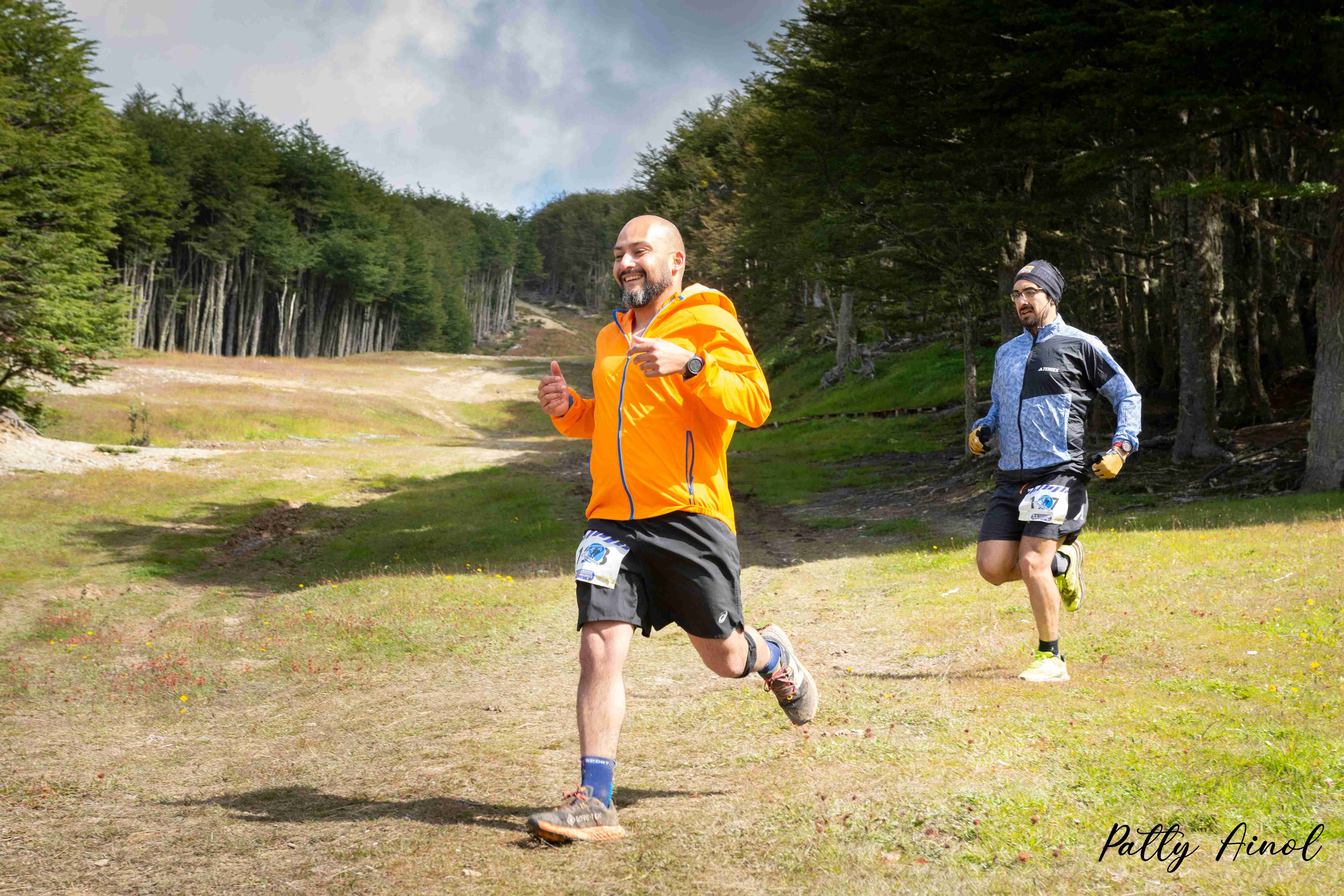 Corredores en el Trail 8K