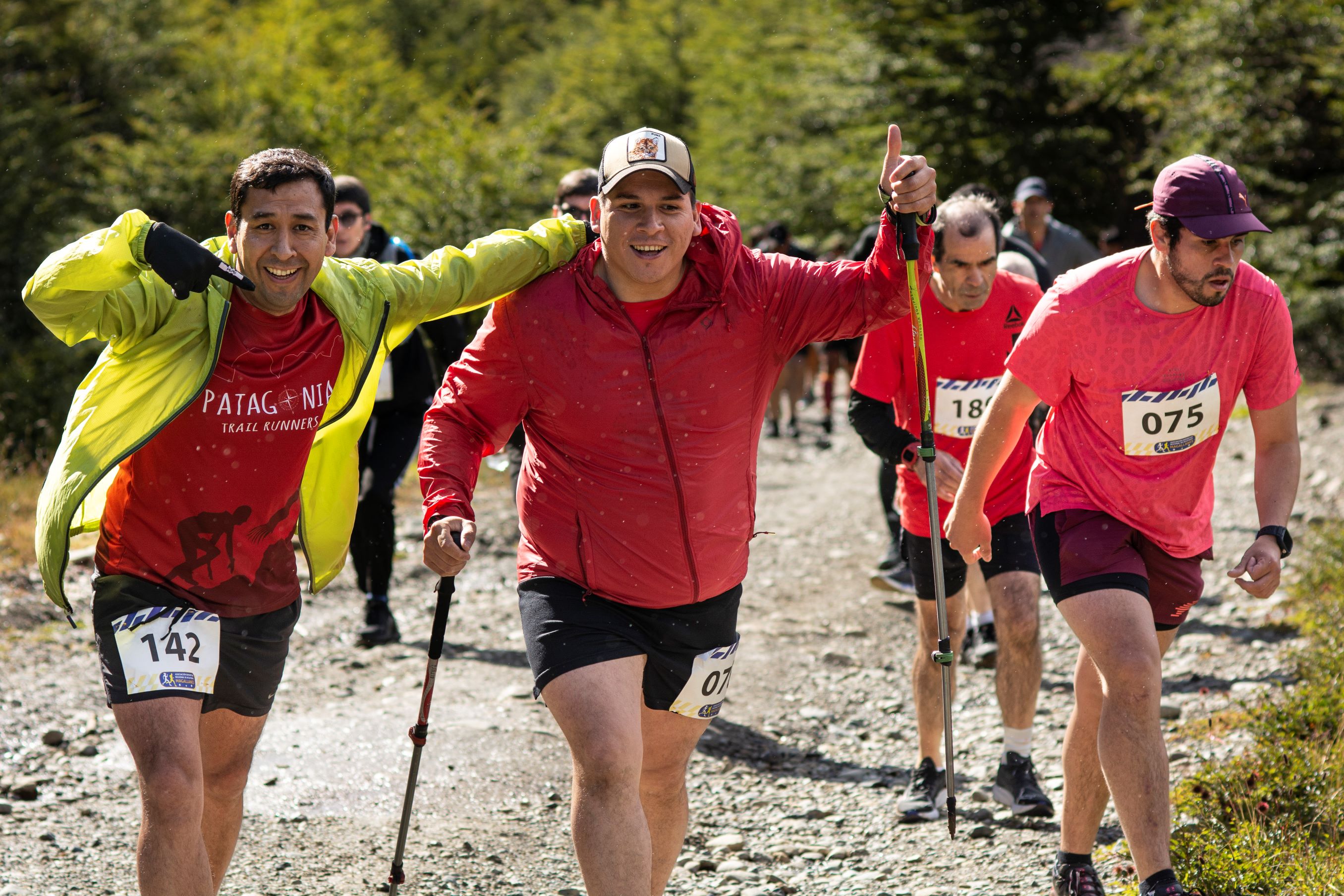 Grupo de corredores en el Trail 8K